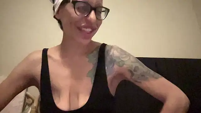 Snapshot of myloveforyouu chatting on 2, 4, 2026 myloveforyouu online show from 2, 4, 2026