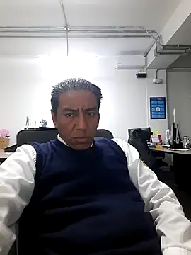 Snapshot of Romeoblues chatting on 7, 10, 2025 Romeoblues online show from 7, 10, 2025