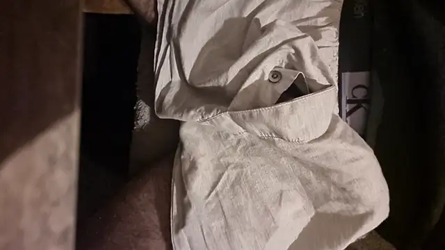 Snapshot of KoyuHanara chatting on 8, 10, 2025 KoyuHanara online show from 8, 10, 2025