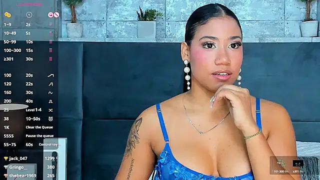 Salome Diaz  online show from 17, 2, 2025