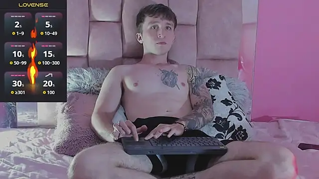 Dylanwhite23  online show from 29, 11, 2025