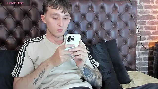 Snapshot of Dylanwhite23_ chatting on 17, 1, 2026 Dylanwhite23 online show from 17, 1, 2026