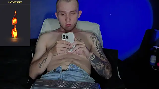 Snapshot of Dylanwhite23_ chatting on 8, 2, 2026 Dylanwhite23 online show from 8, 2, 2026