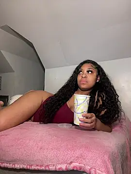 AUNYXXX online show from 30, 1, 2025