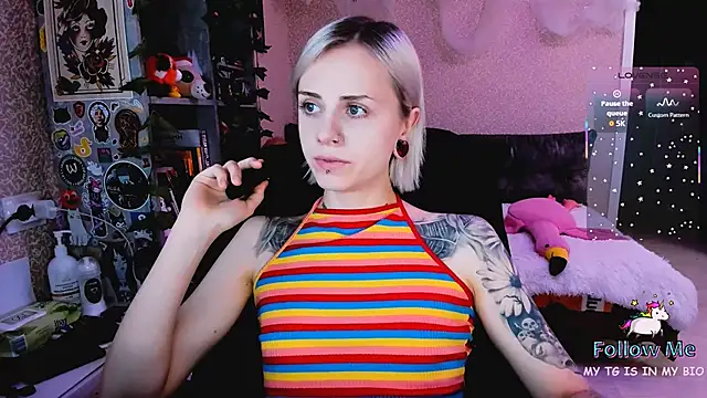 NaniMoore online show from 16, 11, 2025