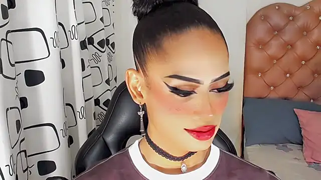 Snapshot of Aslhy_Goddessx chatting on 4, 10, 2025 Aslhy Goddessx online show from 4, 10, 2025
