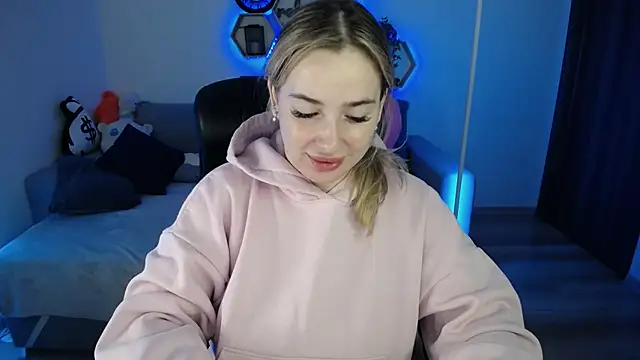 SabrinViolet online show from 9, 11, 2025