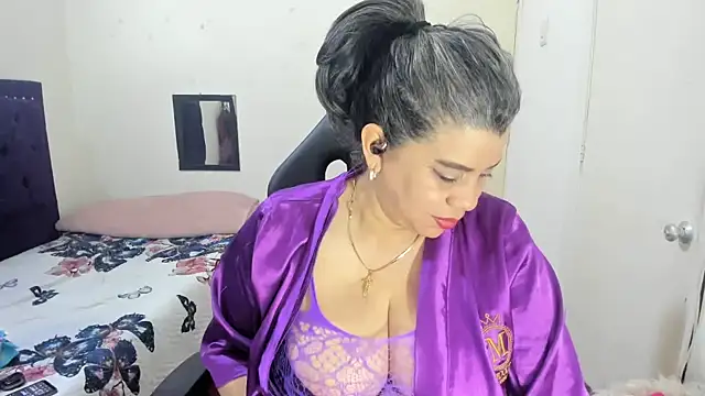 vikyadams online show from 13, 2, 2026