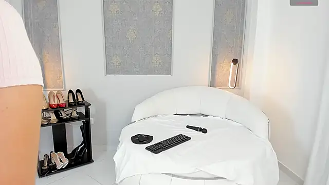 Sara Gomez online show from 3, 2, 2026