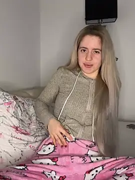 Holly-Glamour online show from 26, 2, 2026