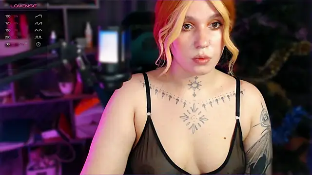 Snapshot of The_Full_Red_Moon chatting on 12, 12, 2024 The Full Red Moon online show from 12, 12, 2024