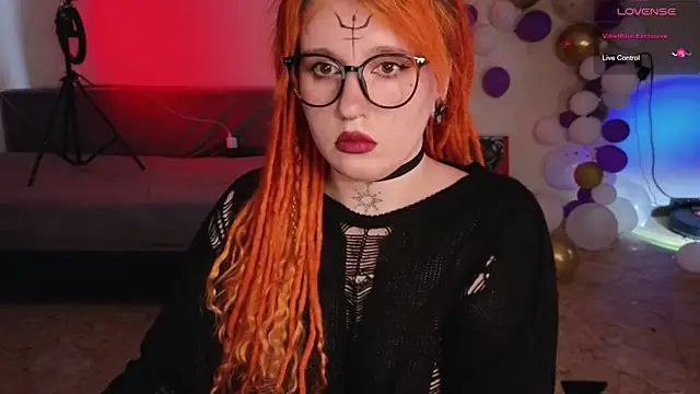 Snapshot of The_Full_Red_Moon chatting on 18, 10, 2025 The Full Red Moon online show from 18, 10, 2025