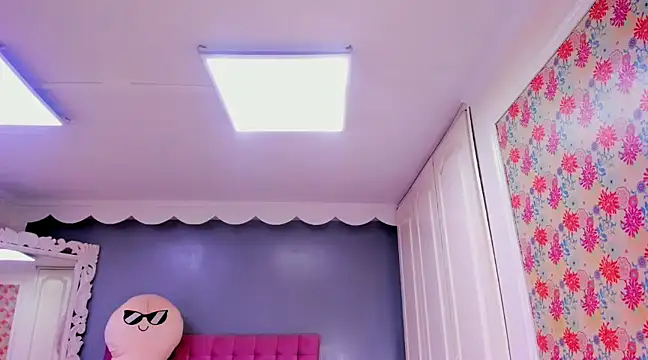 Snapshot of Iris_Stone_ chatting on 23, 1, 2025 Iris Stone online show from 23, 1, 2025