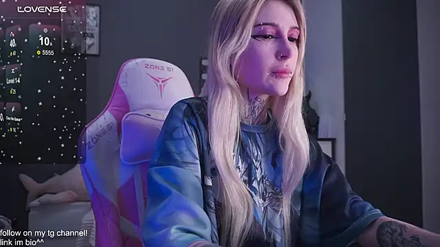 fraulein mooon online show from 24, 11, 2025