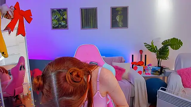 Alyssa Smitt online show from 20, 2, 2025