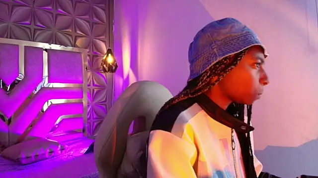 Queen perla  online show from 14, 2, 2026