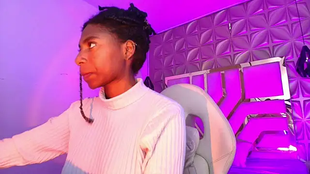 Queen perla  online show from 15, 4, 2026