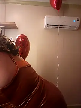 Milfshakecafe online show from 15, 2, 2025