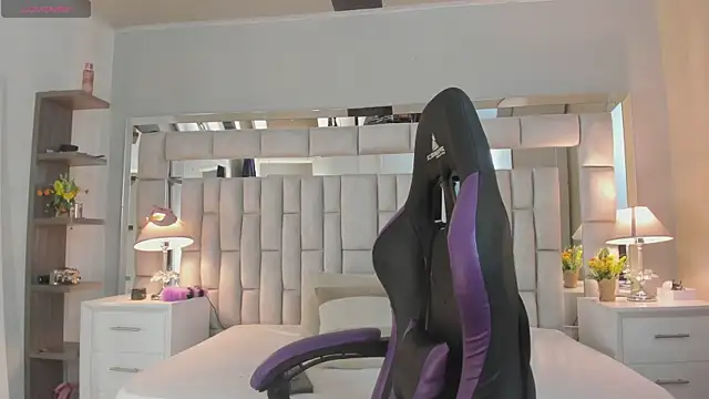 mariiahneedles online show from 11, 4, 2026