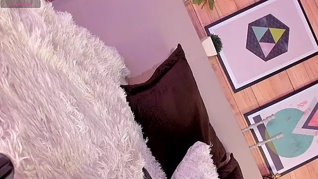 IzzyWild online show from 25, 2, 2025