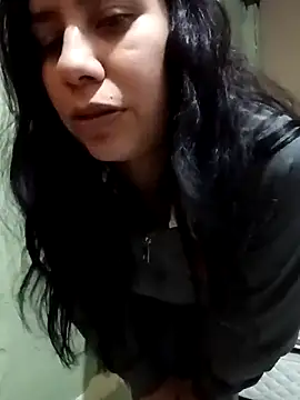 Snapshot of Michellluxo chatting on 5, 5, 2026 Michellluxo online show from 5, 5, 2026