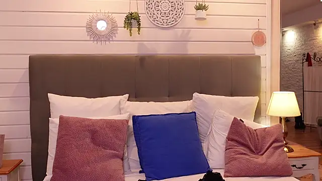 LinaReese online show from 18, 1, 2025