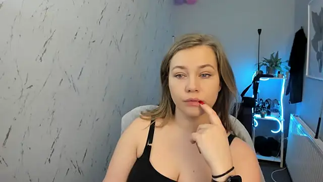 holly xglam online show from 15, 2, 2026