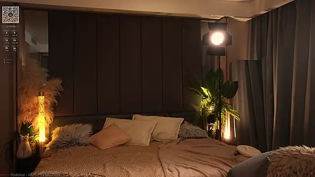 LinaKinky online show from 9, 10, 2025