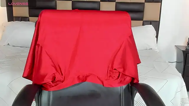 Snapshot of BonnyDelux chatting on 5, 12, 2024 BonnyDelux online show from 5, 12, 2024