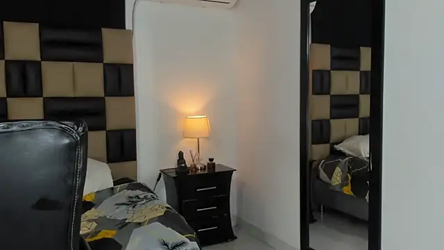 Snapshot of BonnyDelux chatting on 12, 2, 2025 BonnyDelux online show from 12, 2, 2025