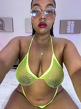 Snapshot of Esmeralda_Duarte chatting on 10, 5, 2026 Esmeralda Duarte online show from 10, 5, 2026