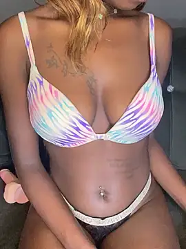 Snapshot of pretty_maliah chatting on 5, 2, 2026 pretty maliah online show from 5, 2, 2026