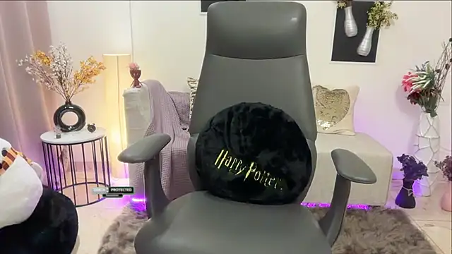 Snapshot of Unique-Beauty chatting on 10, 4, 2026 Unique-Beauty online show from 10, 4, 2026