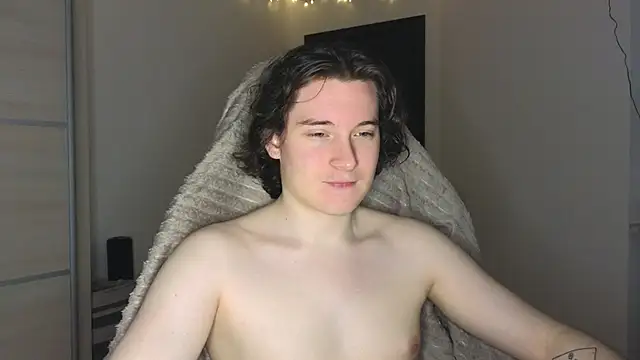 Snapshot of MoreRealAlex chatting on 13, 11, 2025 MoreRealAlex online show from 13, 11, 2025