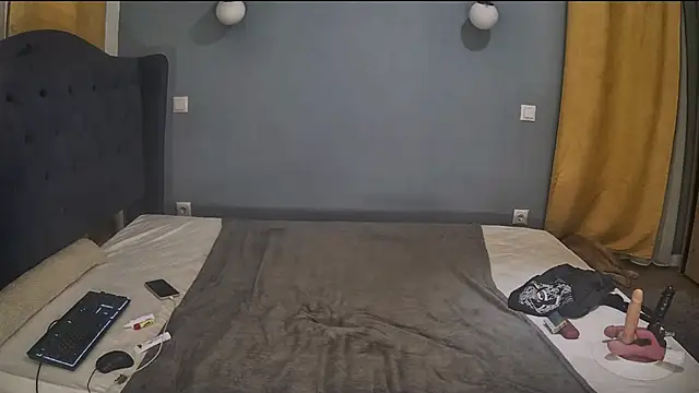 AnnaMaee online show from 19, 1, 2025