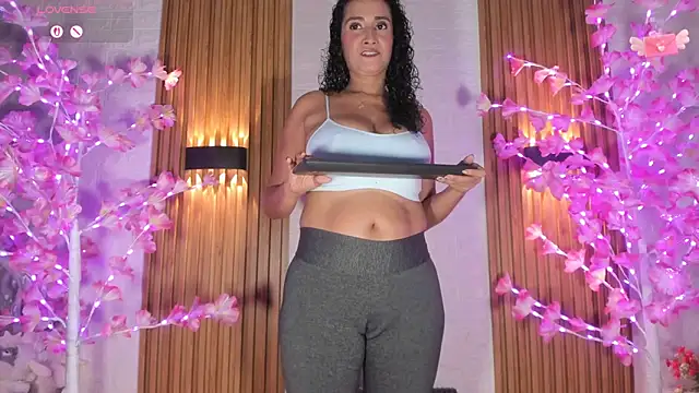 Holyjacky  online show from 4, 4, 2026