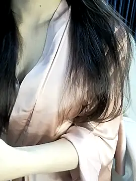 Snapshot of _Linez_ chatting on 21, 11, 2025 Linez online show from 21, 11, 2025