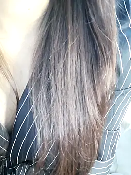 Snapshot of _Linez_ chatting on 30, 11, 2025 Linez online show from 30, 11, 2025