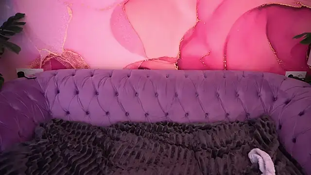 MagicPeachh  online show from 21, 11, 2025