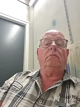 Snapshot of andrejoyfull64 chatting on 8, 7, 2026 andrejoyfull64 online show from 8, 7, 2026