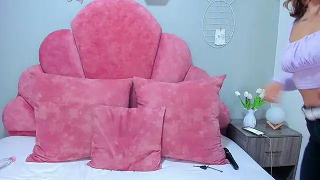 LilithSmith  online show from 15, 2, 2025