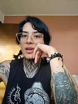 Snapshot of taaylor33 chatting on 2, 5, 2026 taaylor33 online show from 2, 5, 2026