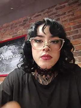 Snapshot of taaylor33 chatting on 6, 6, 2026 taaylor33 online show from 6, 6, 2026