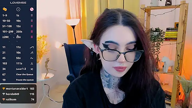 Dixi Pixi  online show from 8, 2, 2025