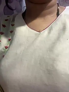 Spicy sari girl online show from 17, 5, 2026