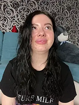 Kimi Ass online show from 2, 3, 2025