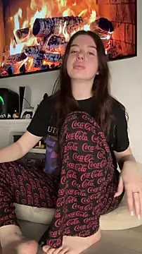 Snapshot of Kimi_Ass chatting on 4, 6, 2026 Kimi Ass online show from 4, 6, 2026