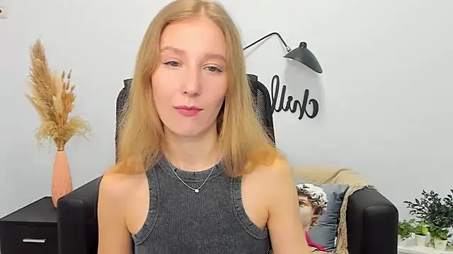 Snapshot of LolaWilsons chatting on 10, 3, 2025 LolaWilsons online show from 10, 3, 2025