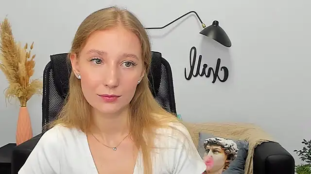 Snapshot of LolaWilsons chatting on 14, 3, 2025 LolaWilsons online show from 14, 3, 2025