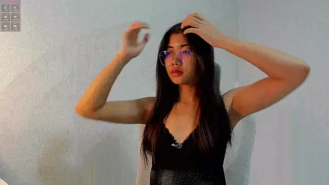 Snapshot of Cee_chalynn chatting on 11, 10, 2025 Cee chalynn online show from 11, 10, 2025